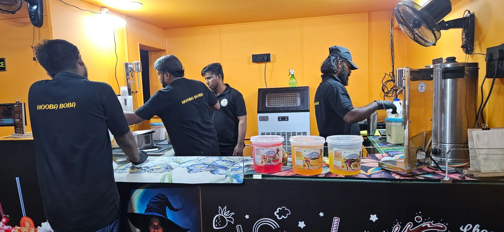 Hooba Boba bubble tea counter and team – bubble tea shop setup for Trichy